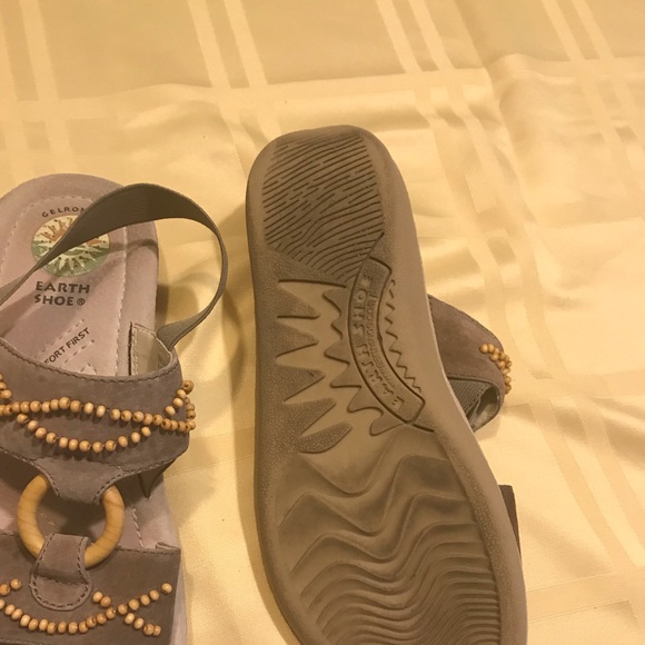 Earth Shoes - Picture 3 of 3